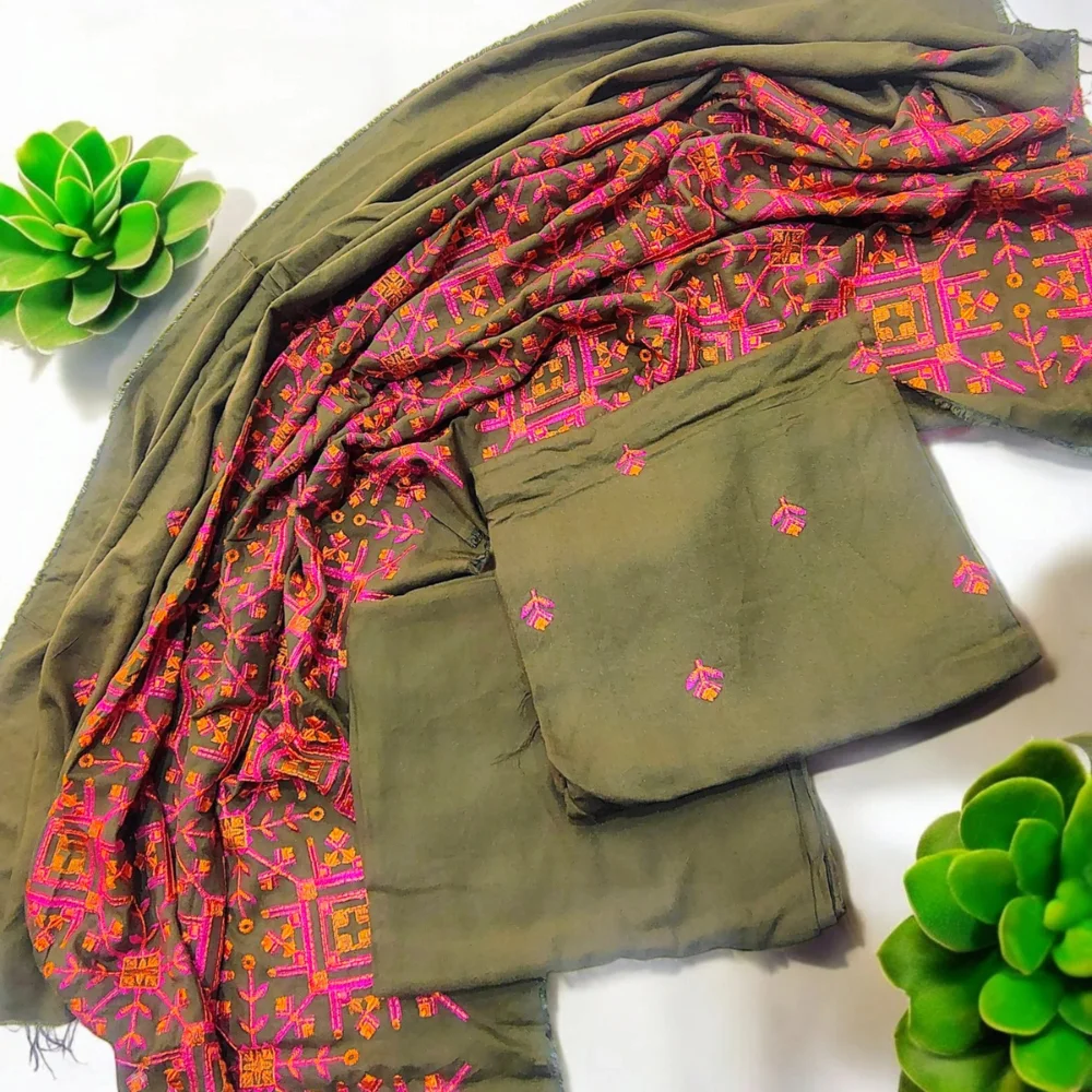 Bareeze Karandi Full Embroidered 2PC Suit – Article 4