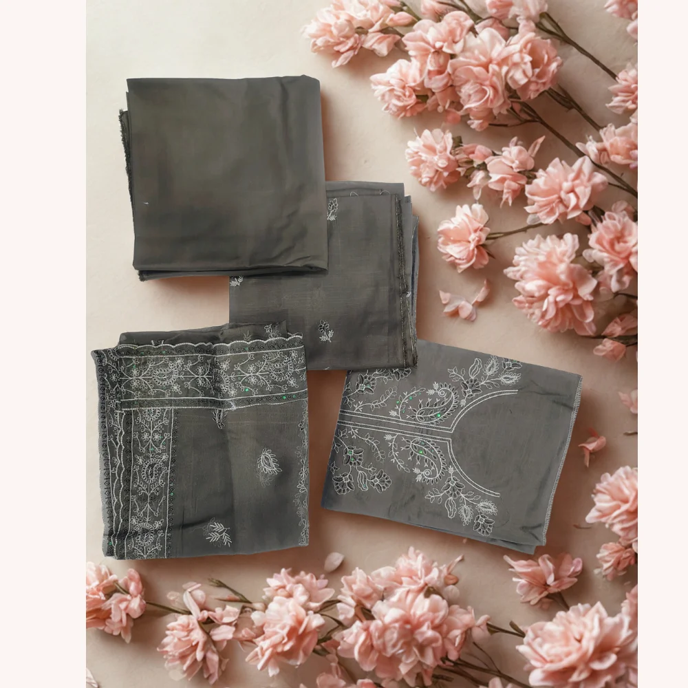 Laiba Luxury Embroidered Lawn 3PC Suit Article 2