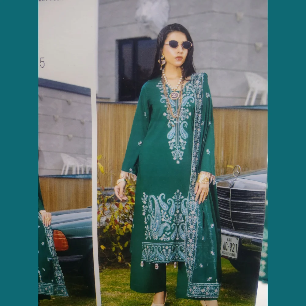 Laiba Luxury Embroidered Lawn 3PC Suit Article 3