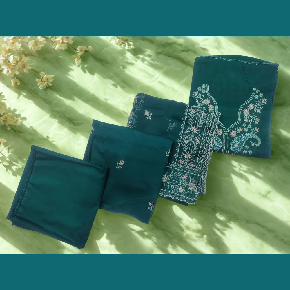 Laiba Luxury Embroidered Lawn 3PC Suit Article 3